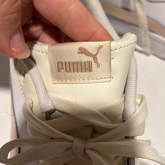 Puma sneakers size 10.5 - Picture 5 of 7